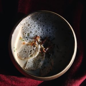 white and black ceramic bowl