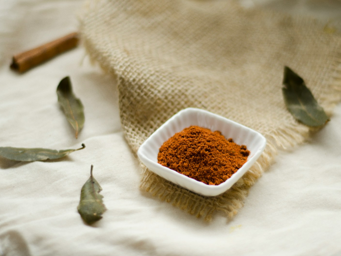 selective focus photography of a brown powder
